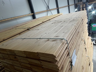 Ca. 72x Douglas wisselsponning/halfhoutsrabat, 18x190mm, lengte 400cm